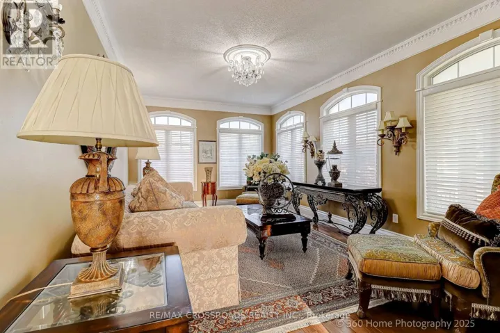 2 MUMBERSON COURT, Markham (Cachet), Ontario L6C1Y4
