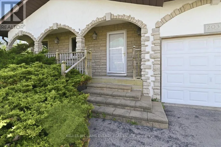2033 SIMCOE STREET N, Oshawa (Samac), Ontario L1H7K4