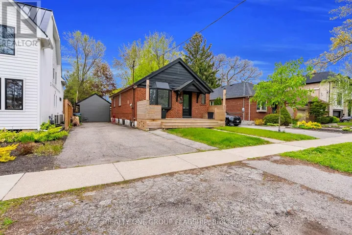 19 YORKVIEW DRIVE, Toronto (Stonegate-Queensway), Ontario M8Z2G1
