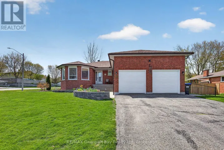100 PEEL STREET, Penetanguishene, Ontario L9M1C3