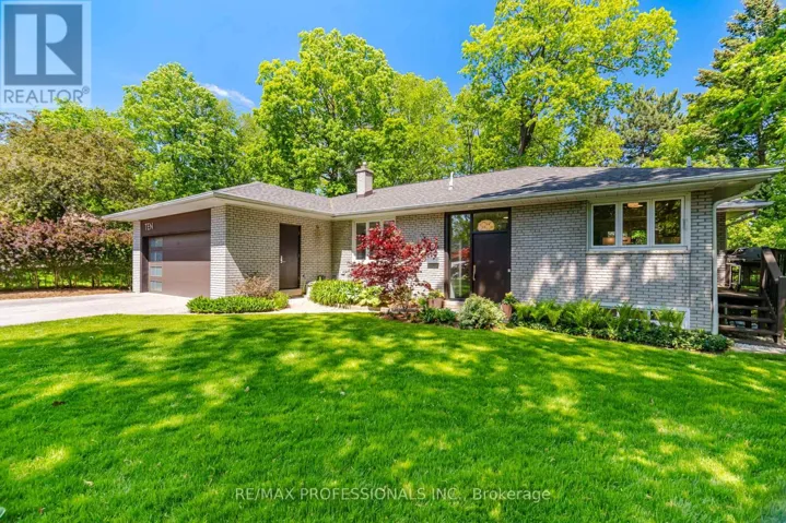 10 COSWAY COURT, Toronto (Markland Wood), Ontario M9C2G3
