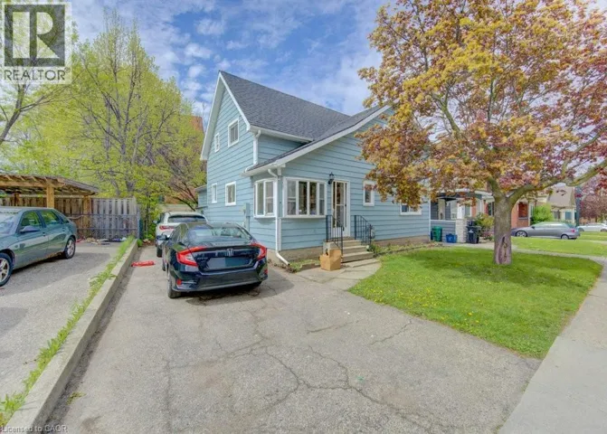 8 MARSHALL Street, Waterloo, Ontario N2J2T2