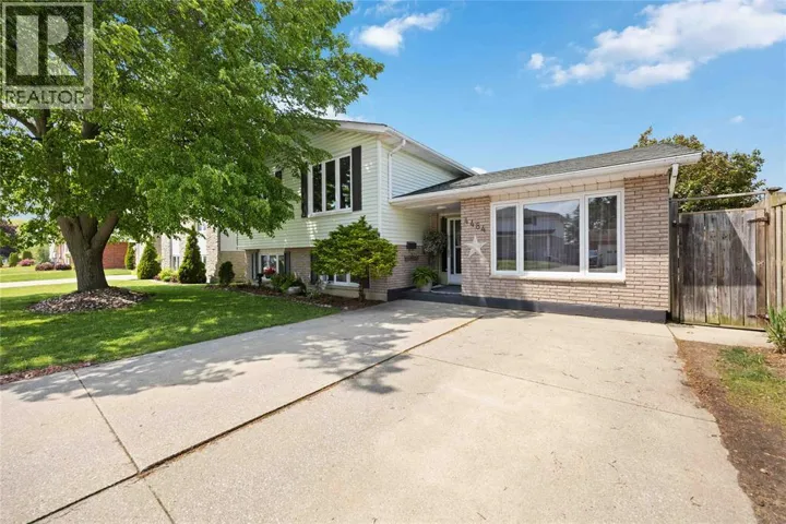 4484 NORTH STREET, Petrolia, Ontario N0N1R0