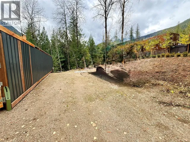 4955 Camp Creek Road Unit# 16 Lot# 16, Revelstoke, British Columbia V0E2J0