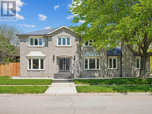 560 CHILLINGHAM CRESCENT, Oakville (FD Ford), Ontario L6J2P2