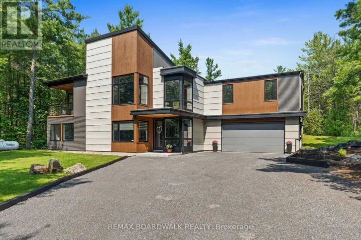 108 EDITH MARGARET PLACE, Ottawa, Ontario K2W1A8