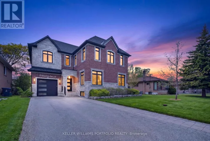 9 BAINTREE EAST STREET, Toronto (Bathurst Manor), Ontario M3H3X6