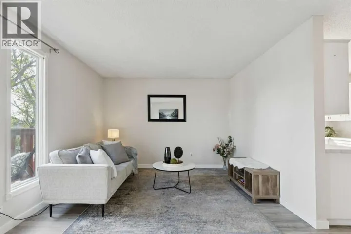 1121 Berkley Drive NW, Calgary, Alberta T3K1S6