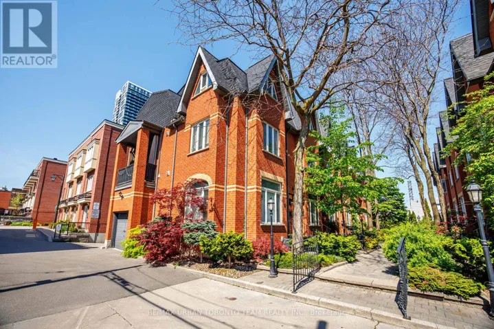 12 OLD PRIMROSE LANE, Toronto (Regent Park), Ontario M5A4T1