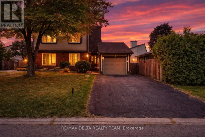 427 MOCKINGBIRD DRIVE, Ottawa, Ontario K1E2A8