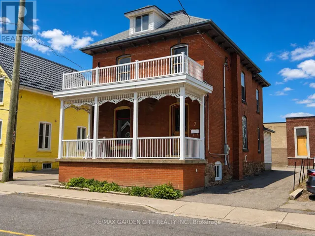 7 ONTARIO STREET, Grimsby (Grimsby East), Ontario L3M3G8