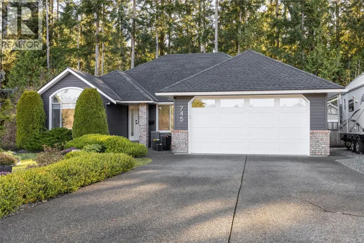 745 Redwood Dr, Qualicum Beach, British Columbia V9K2J2