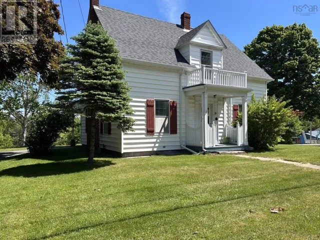5226 Highway 3, Chester Basin, Nova Scotia B0J1K0