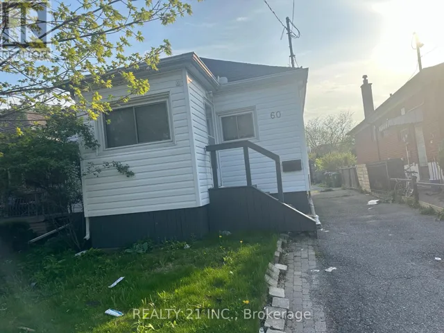 (MAIN) - 60 PHILLIP AVENUE, Toronto (Birchcliffe-Cliffside), Ontario M1N3R2