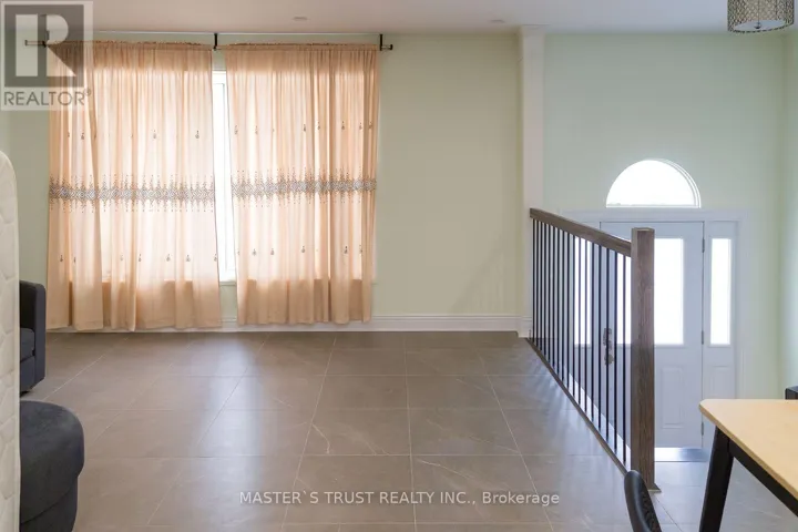 2 CHIPWOOD CRESCENT, Toronto (Pleasant View), Ontario M2J3X7