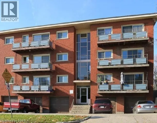 151 SIEBERT Avenue, Kitchener, Ontario N2C2A9