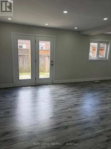 41 TOWN HOUSE CRESCENT, Brampton (Brampton East), Ontario L6W3G3
