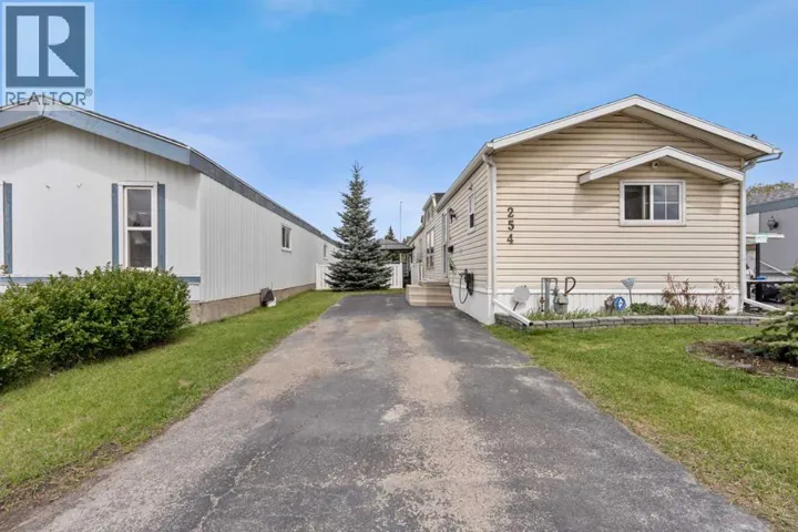 254 Erin Woods Circle SE, Calgary, Alberta T2B3C9
