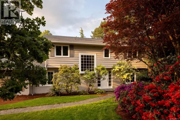 3215 Norfolk Rd, Oak Bay, British Columbia V8R6H5