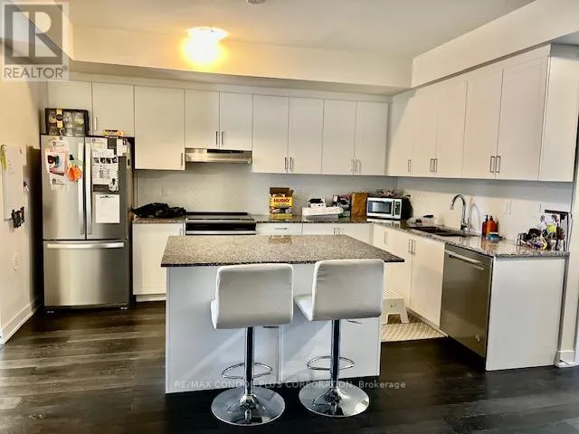 5 - 39 JOHN PERKINS BULL DRIVE, Toronto (Downsview-Roding-CFB), Ontario M3K0B2