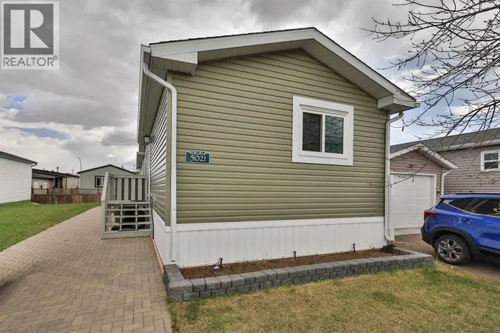 5021 Applewood Road, Coaldale, Alberta T1M0C6