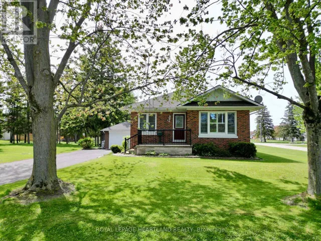 19 CENTRE STREET, Bluewater (Zurich), Ontario N0M2T0
