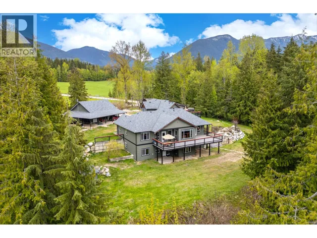 787 Crescent Bay Road, Nakusp, British Columbia V0G1R1
