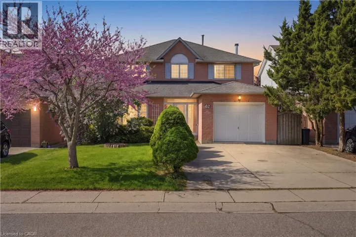 62 DRAGOON Drive, Hamilton, Ontario L9B2E4