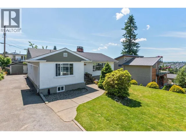 4860 ETON STREET, Burnaby, British Columbia V5C1K9