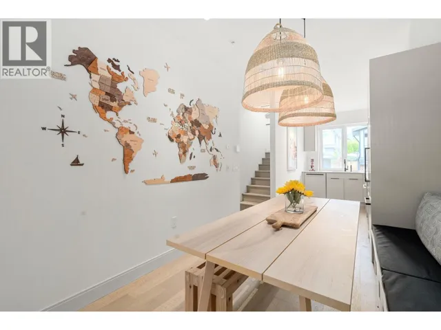 26 632 E 3RD, North Vancouver, British Columbia V7J3E9
