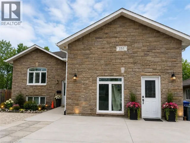 253 KINGSWAY Avenue, North Bay, Ontario P1B7V5