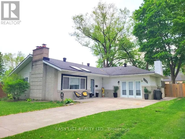 112 CLOVELLY ROAD, Tecumseh, Ontario N8N1G1