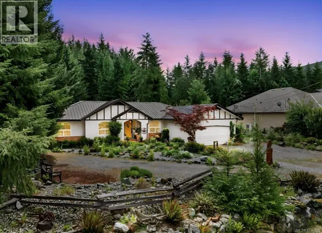 6745 Wall St, Honeymoon Bay, British Columbia V0R1Y0