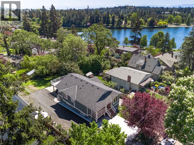 2855 Inez Dr, Saanich, British Columbia V9A2J2