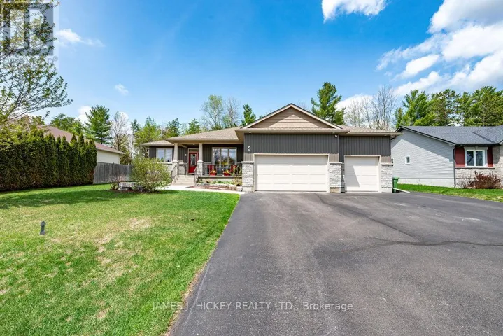 5 NICK STREET, Petawawa, Ontario K8H0B7