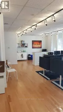 204 - 323 KERR STREET, Oakville (CO Central), Ontario L6K3B6