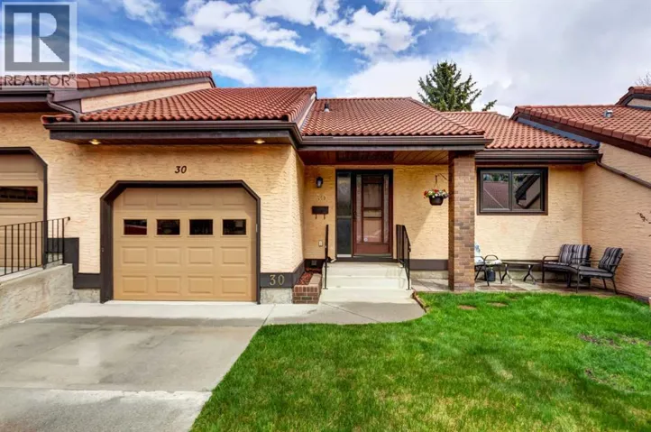 30, 118 Strathcona Road SW, Calgary, Alberta T3H1P3
