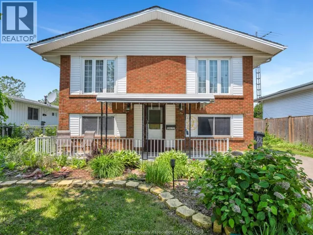 10670 LAMBETH ROAD, Windsor, Ontario N8R1C9