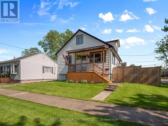 21 HILDA STREET, St. Catharines (Western Hill), Ontario L2S1Z7