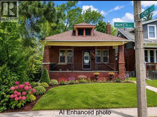 438 WAHKETA STREET, Windsor, Ontario N8X1B6