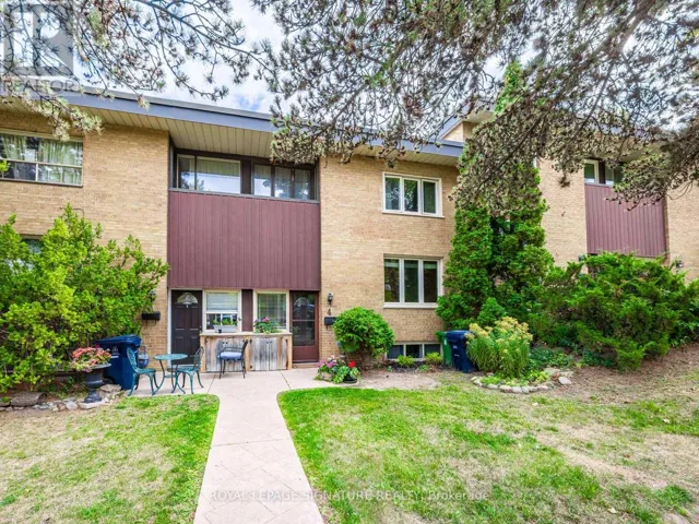 4 BURDOCK LANE, Toronto (Banbury-Don Mills), Ontario M3C2G5