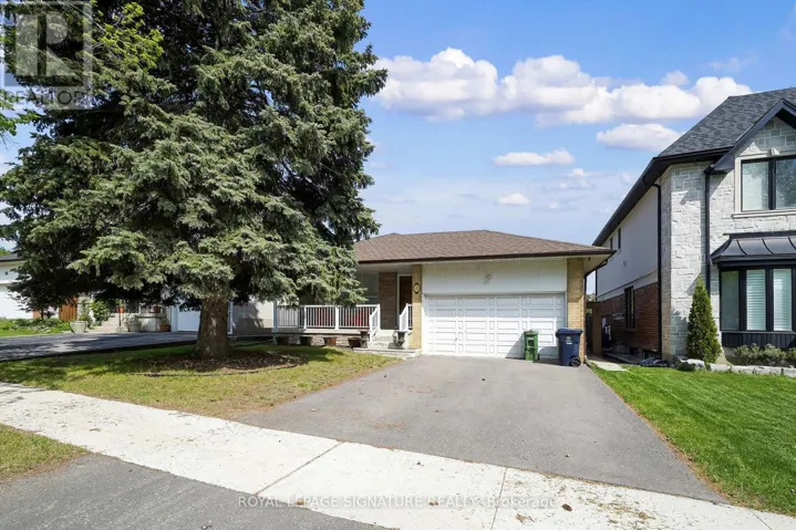 22 HAMPTONBROOK DRIVE, Toronto (Willowridge-Martingrove-Richview), Ontario M9P1A1