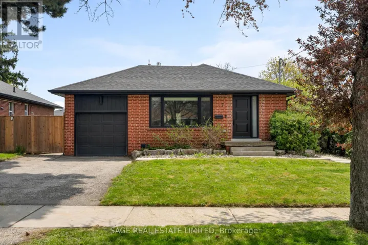 7 RATHGAR AVENUE, Toronto (Etobicoke West Mall), Ontario M9C2E7