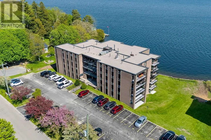 302 - 610 WILLIAM STREET SOUTH STREET, Gananoque, Ontario K7G3A4
