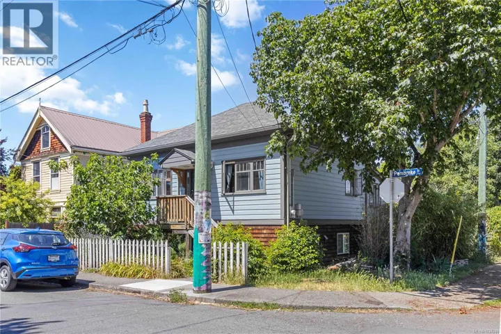 1334 Pembroke St, Victoria, British Columbia V8R1V4