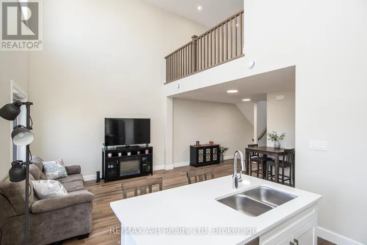 UNIT #5 – 3202 VIVIAN LINE 37 LANE, Stratford, Ontario N5A0K6