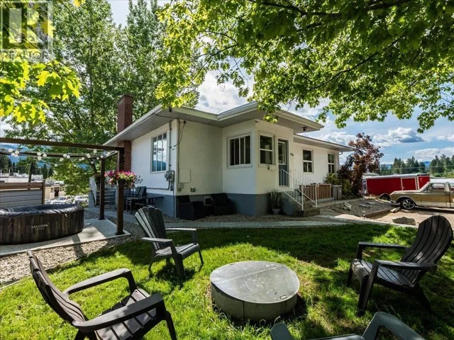 750 7th Avenue, Castlegar, British Columbia V1N1R7