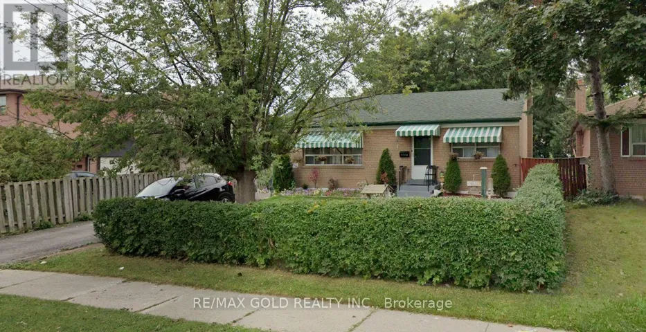 7084 MINOTOLA AVENUE, Mississauga (Malton), Ontario L4T2S8