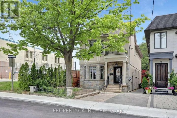493 WINNETTE AVENUE, Toronto (Humewood-Cedarvale), Ontario M6C3M6