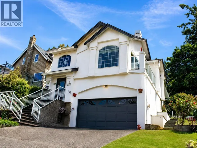 2 709 Luscombe Pl, Esquimalt, British Columbia V9A7L6